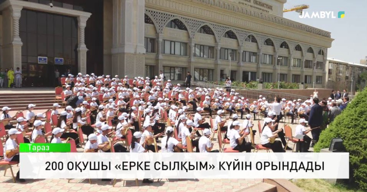 Орыс əйелдері попка екі сиқырмен сидиды