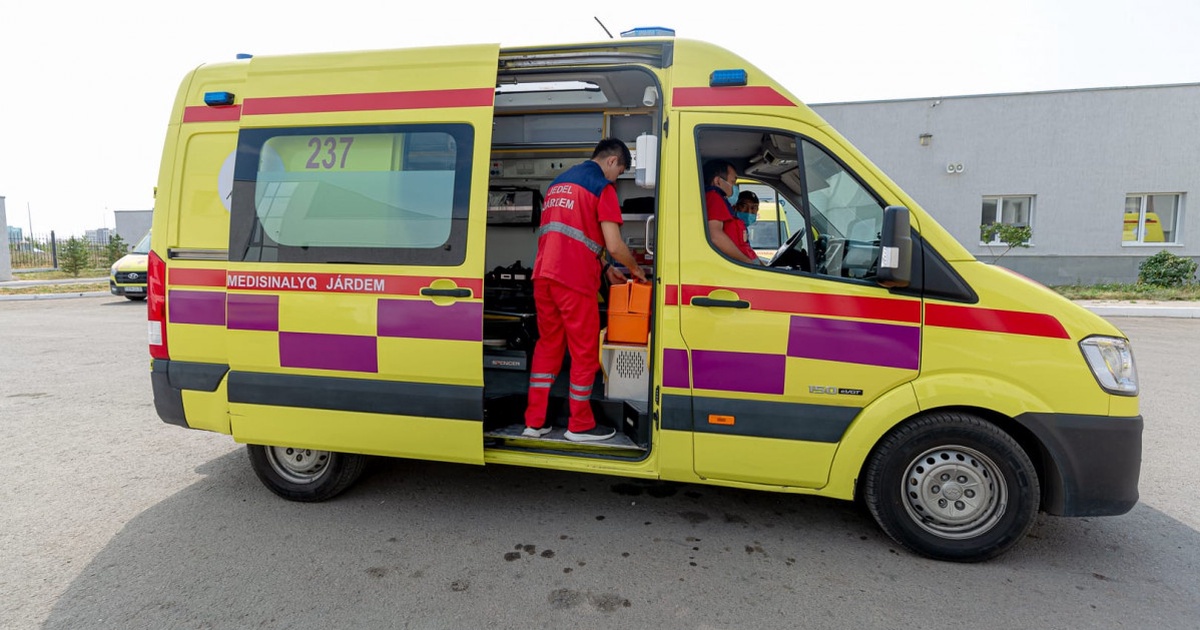 Әйеліңіздің ғашығының спермы порносын жалаңыз Орыс порносын көру: Атасы немересін жыныстық қатынасқа түсіреді